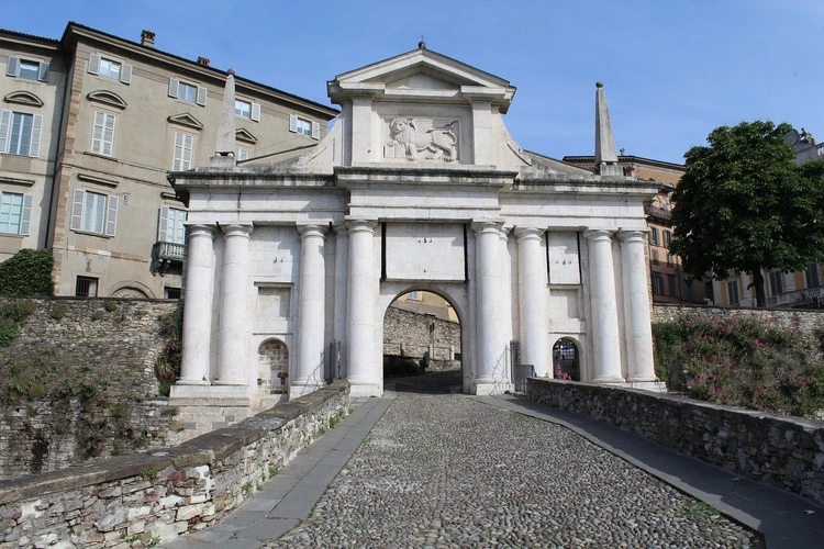 Porta San Giacomo - Grand entrance of Citta Alta christened after a chruch of the same name