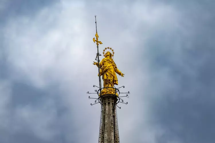 Madonnina statue on top of the Duomo